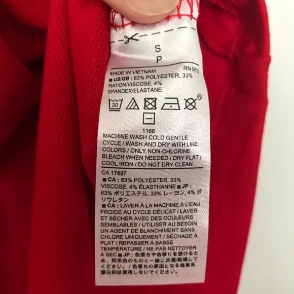 Beautiful Banana Republic Red Top! New with Tags! - Picture 9 of 12